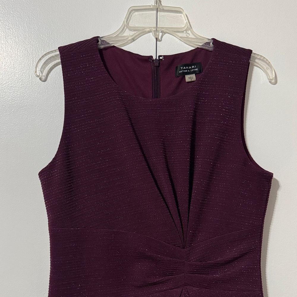 T Tahari Women's Dress in Deep Burgundy
